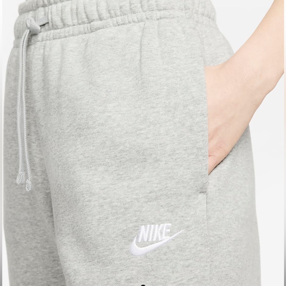 Nike Sportswear Club Fleece Sweatpants (Grey)
